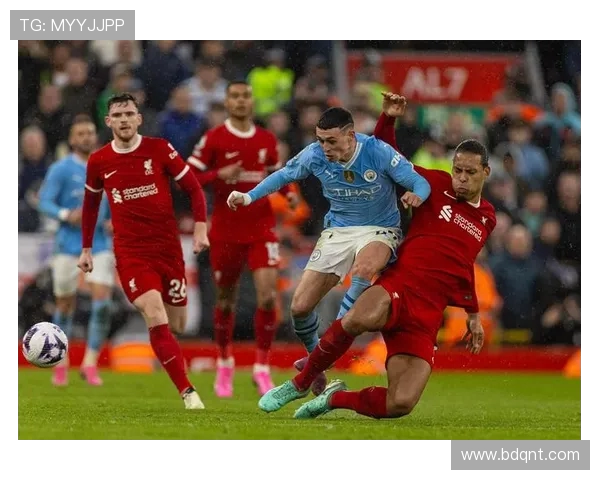 英超赛场中球员因意外瓜掉装备的趣味集锦 英超赛场中球员因意外瓜掉装备的趣味集锦
